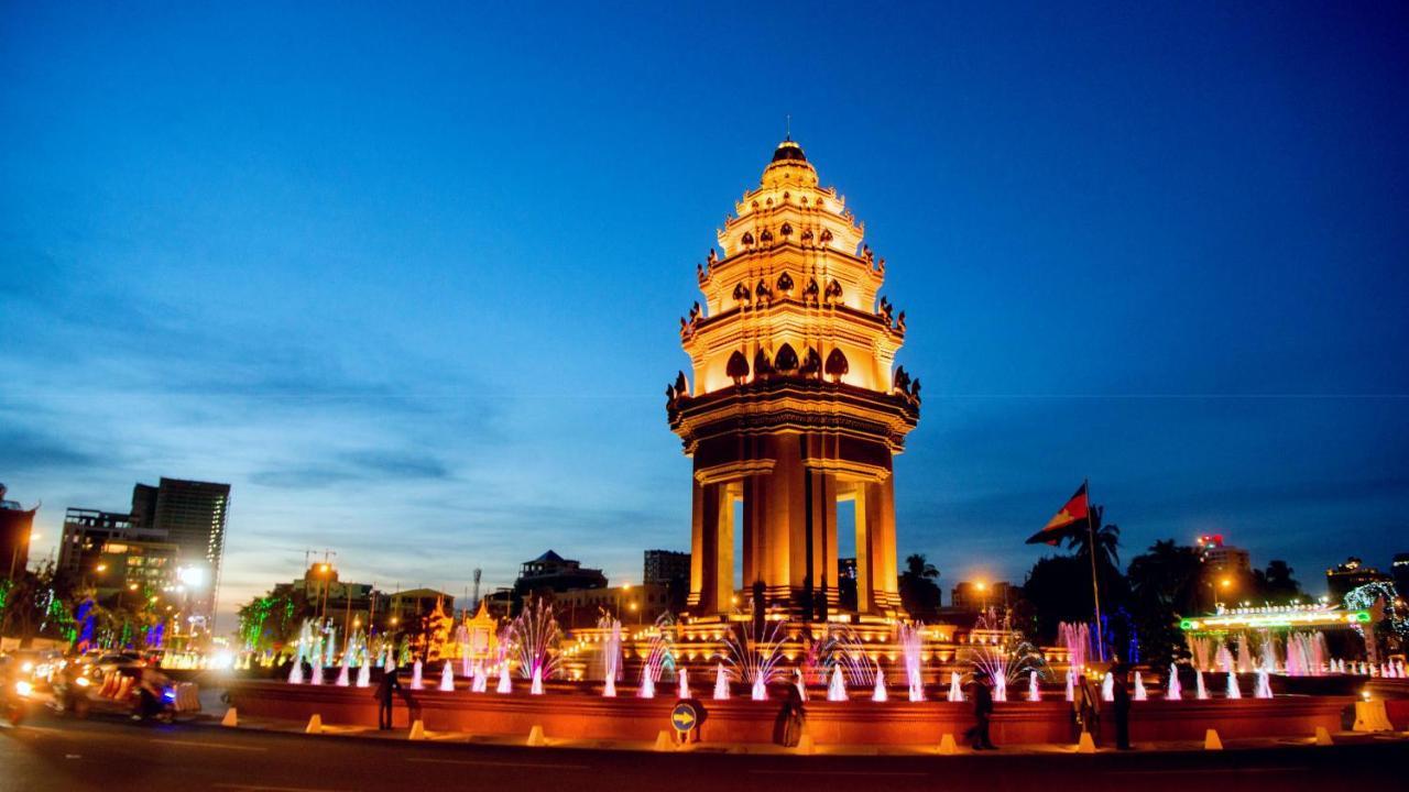 Sky Tree Hotel By New World Hospitality Phnom Penh Exterior photo